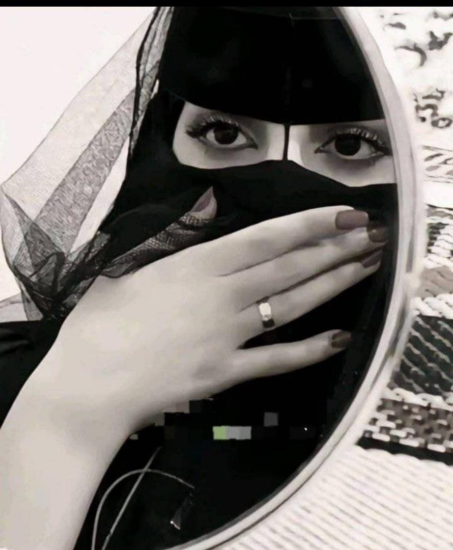 *يا بنـت يبغالك مـع الليل تمريـن*
*ما هي تمارين الشغف والرشاقه*

*ببـدا بـردفك والـنهد والشفاتين*
*واجـدد عهود الوفاء والصداقة*

*ثم انتهى بالمنتفخ بين فخذين*
*واروي شفاته لا تمنى اللياقه☀🌹*