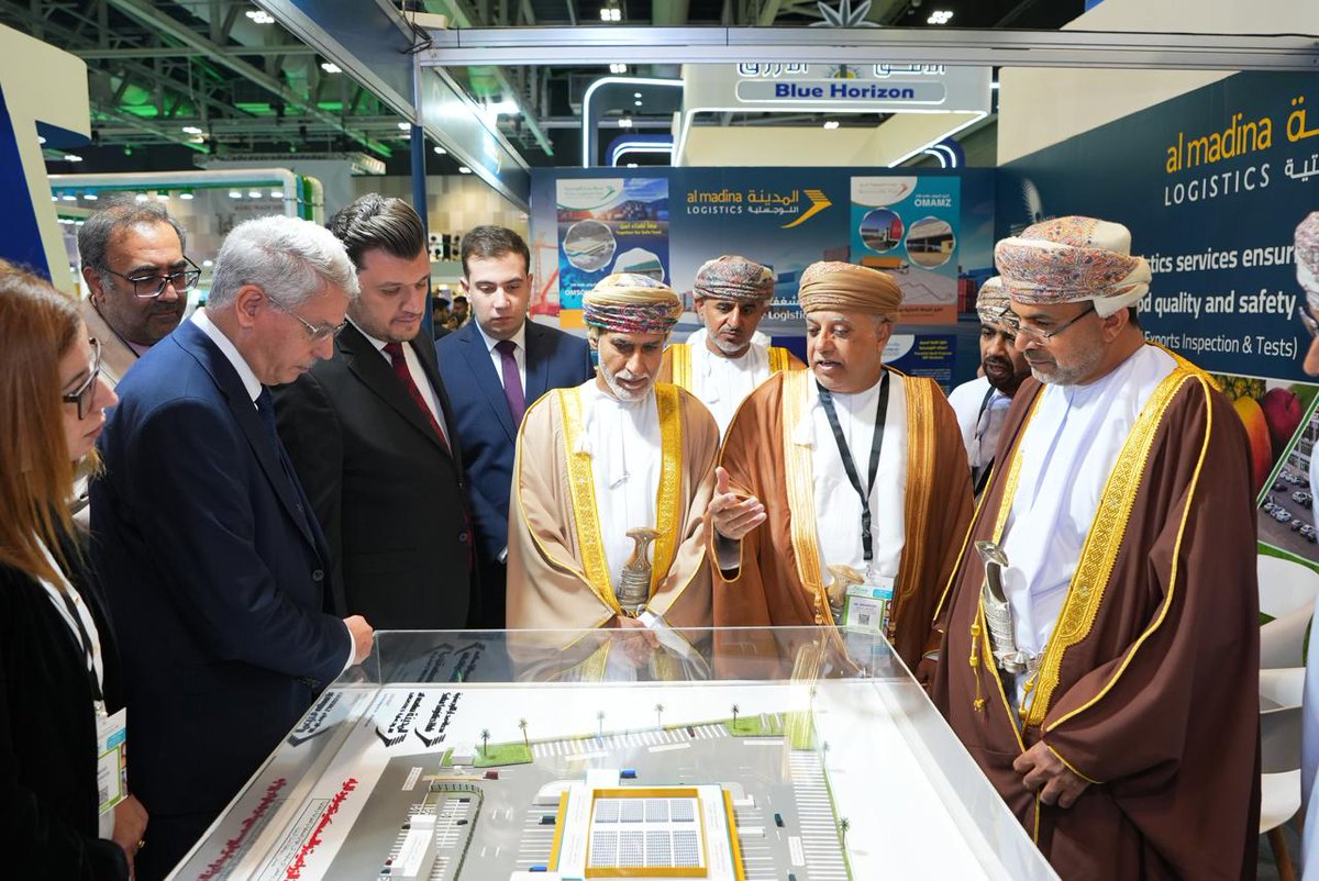 افتُتِحت اليوم في مركز عُمان للمؤتمرات والمعارض النسخة السابعة من معرض عُمان للزراعة والثروة السمكية والغذاء (أجرو عُمان)، بمشاركة 20 دولة وأكثر من 127 شركة محلية ودولية، تحت رعاية معالي الشيخ الفضل بن محمد بن أحمد الحارثي الأمين العام لمجلس الوزراء بحضور معالي الدكتور سعود بن