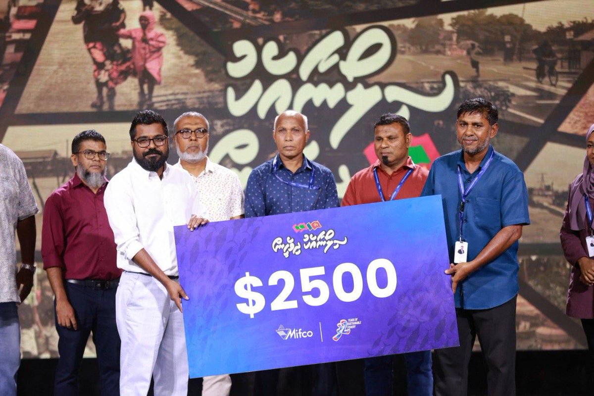 mifcomv's tweet photo. Our hearts ache for Sri Lanka as it faces devastating floods and landslides. Our staff stands with the national telethon to support relief and bring hope to those rebuilding. Together, we are stronger. 💙🇱🇰 https://t.co/zwiz2bDY6p