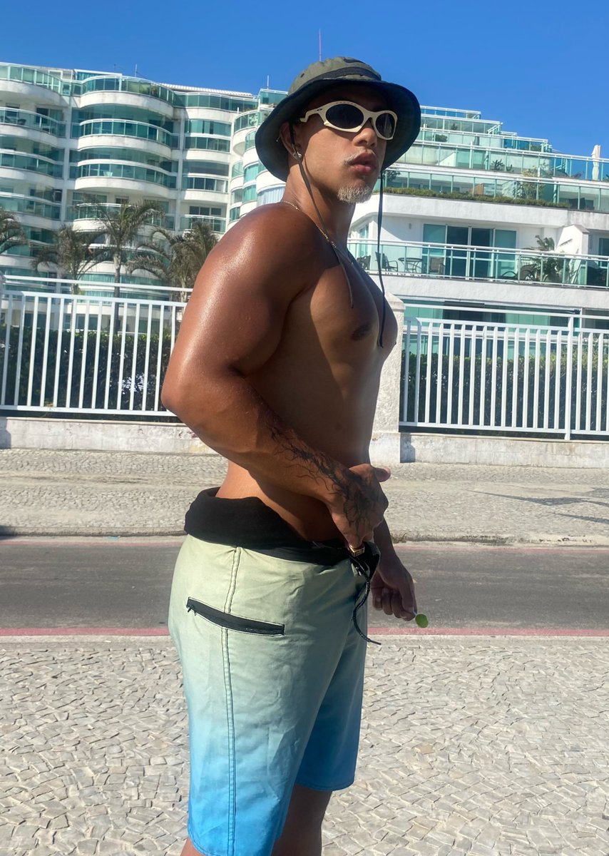 Guuusttavooo's tweet image. Dia azul 💙