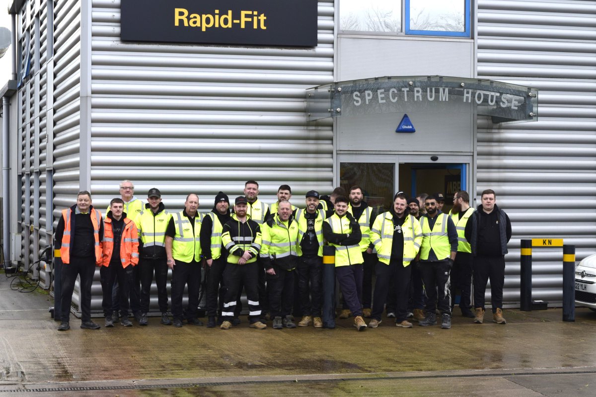 🚪✨ Big shoutout to our Rapid Fit doorset plant at MBP Door Solutions! Producing 6,000+ doorsets a month, 7 days a week 💪🔥Pre-assembled doors ready to install in just 20 minutes 👉mbp.co.uk/contact-us/
#FireDoors #Doorsets #Housebuilding #Construction