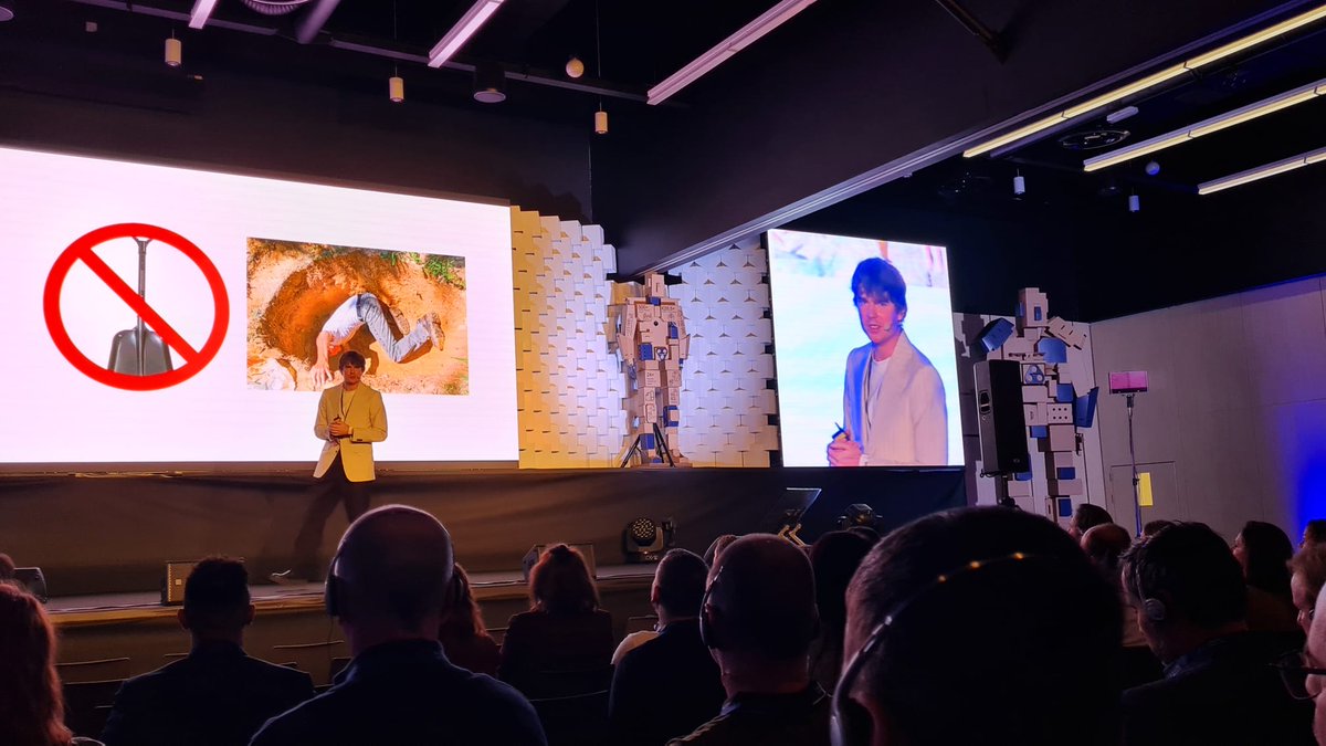 PackagingHerald's tweet photo. Společnost Smurfit Westrock uspořádala 27. 11. v pražském O2 universu Innovation event s názvem Discover your superpower💪. Předávali se i 🏆 v soutěži Innovation Awards. Více v prosincovém vydání #PackagingHerald📖. https://t.co/RXMYfIrBWe