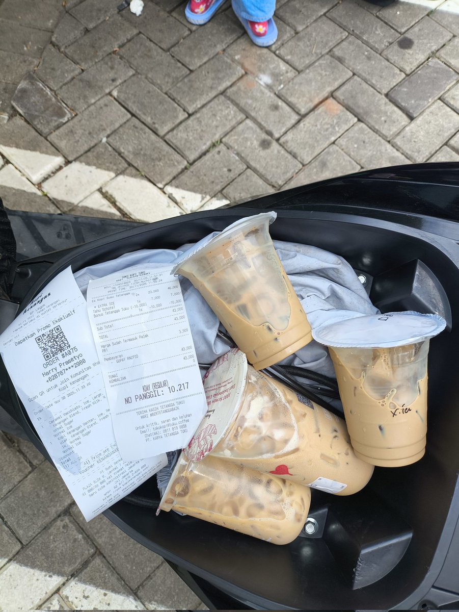 tebakrole's tweet photo. @crmlpraline hasil ngewar kmrn @bp_America promo struk @Kopikenangan_ID, tuku. promonya udah dr bulan kmrn, minus karyawan ijo ga ksh tau ke customer https://t.co/NqWUyL8MSw