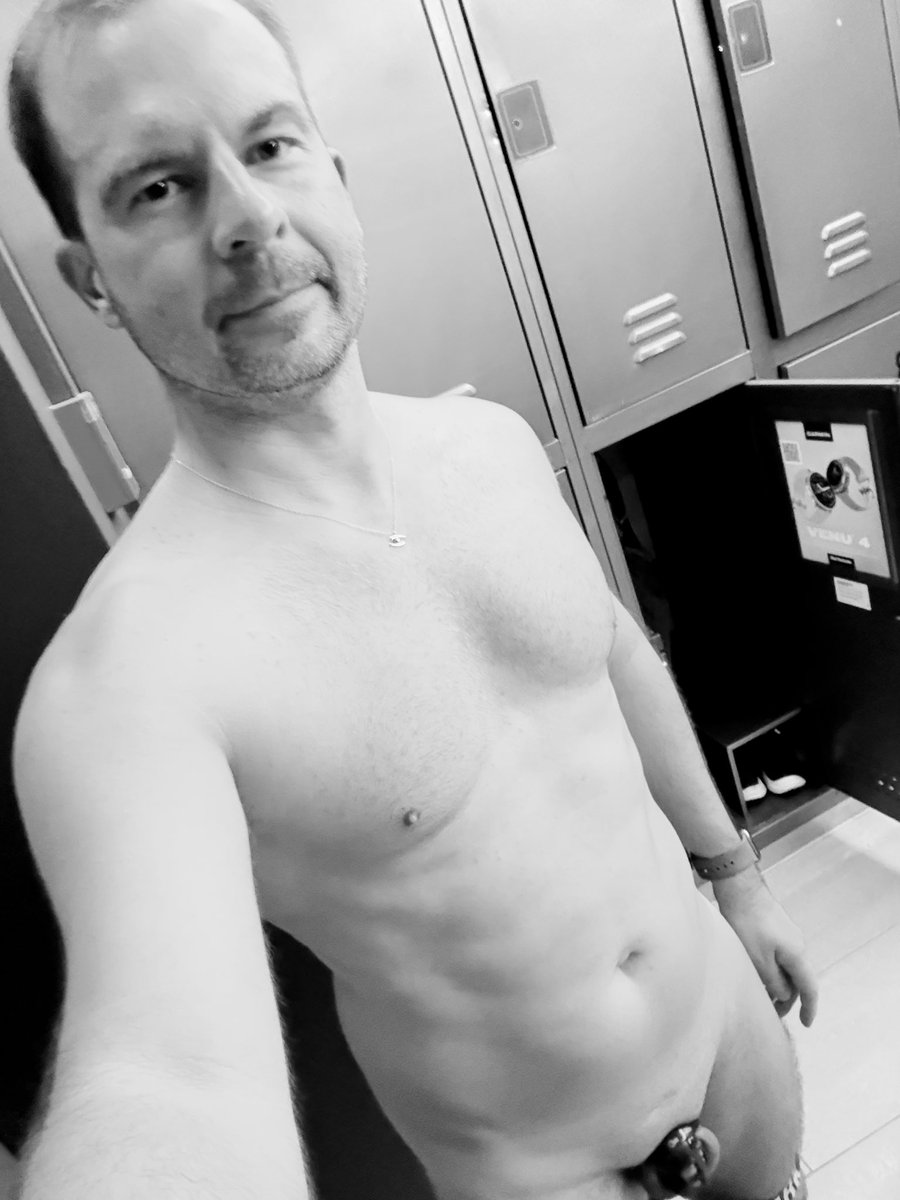 handymuffelmaus's tweet photo. Wow 😮, it isn’t that easy to be back in the #cage publicly in the #gym #showering and #sauna 
Some did notice, but didn’t say anything. Let’s see how the week goes.

#sklaventest means being in #chastity from the beginning as I was told today https://t.co/19T4hGzcyZ