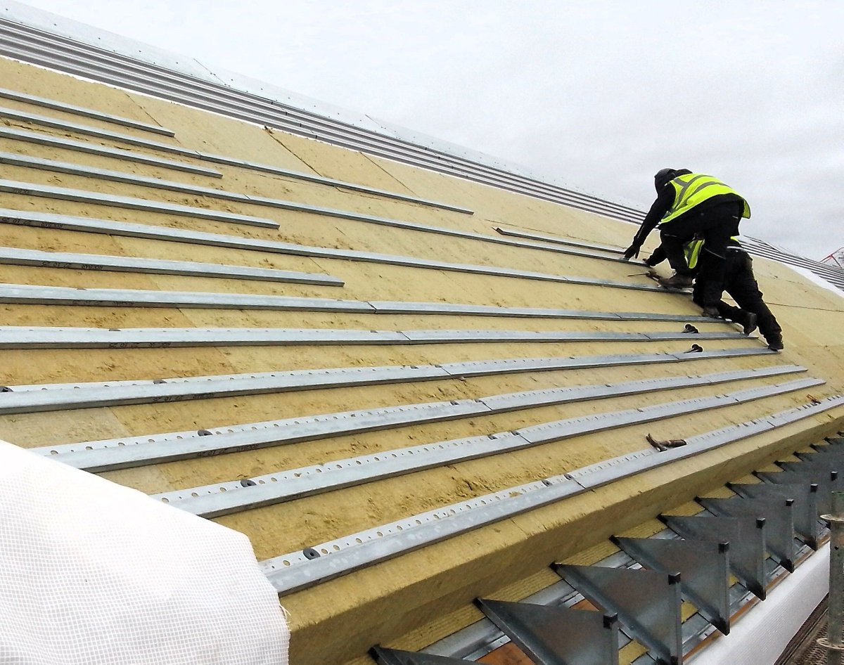 LongworthFacade's tweet image. Progress shots of the roofing installation at Marple Community Hub where we are working for one of our key clients @WillmottDixon

#roofing #cladding #newproject #rainscreen #facades #marplehub