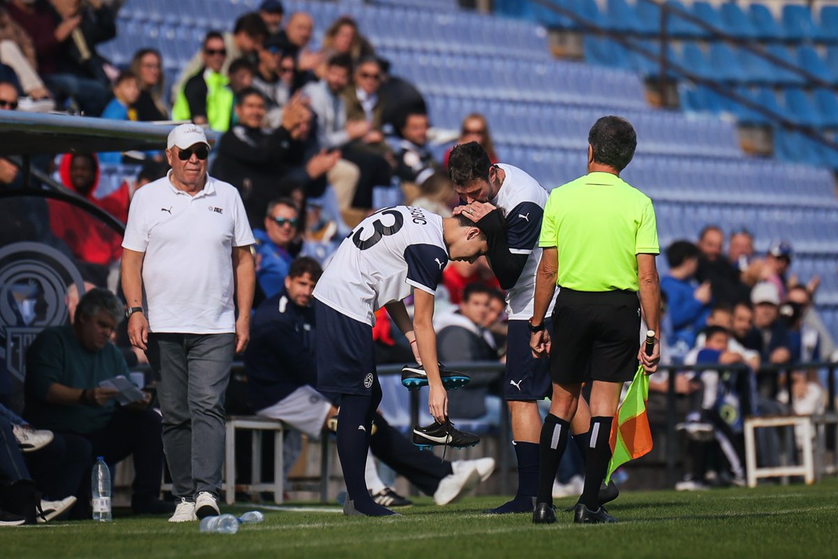 El sábado vivimos un partido lleno de emoción y solidaridad, en homenaje a Andrija Delibasic, sumando juntos en apoyo a la Asociación Española Contra el Cáncer.

Rodeado de amigos y grandes compañeros, fue un día de esos que te recuerdan por qué el fútbol une tanto 🤝⚽.
Ver