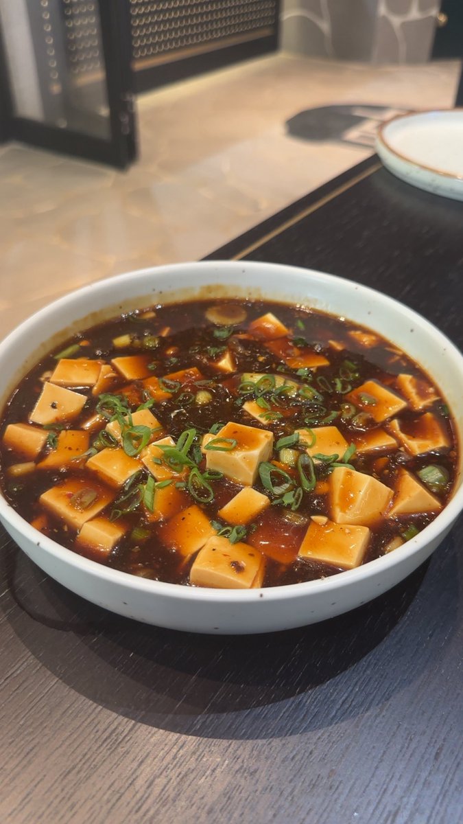 RAKAN 99%Vegan 1%Enby tweet media