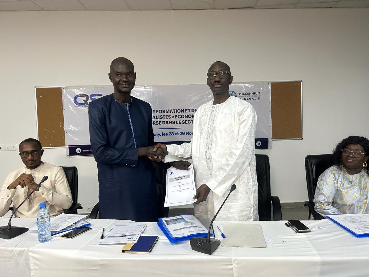 IDEACONSULTInt's tweet image. Atelier technique de formation et de sensibilisation des journalistes « économiques » sur le rôle de la CRSE dans le secteur de l’énergie
Saly - Sénégal | Novembre 2025

#IDEACONSULTInternational#SACI #CRSE #MCASénégal #COJES #MCC #Tunisie #Sénégal #GroupeSTUDI