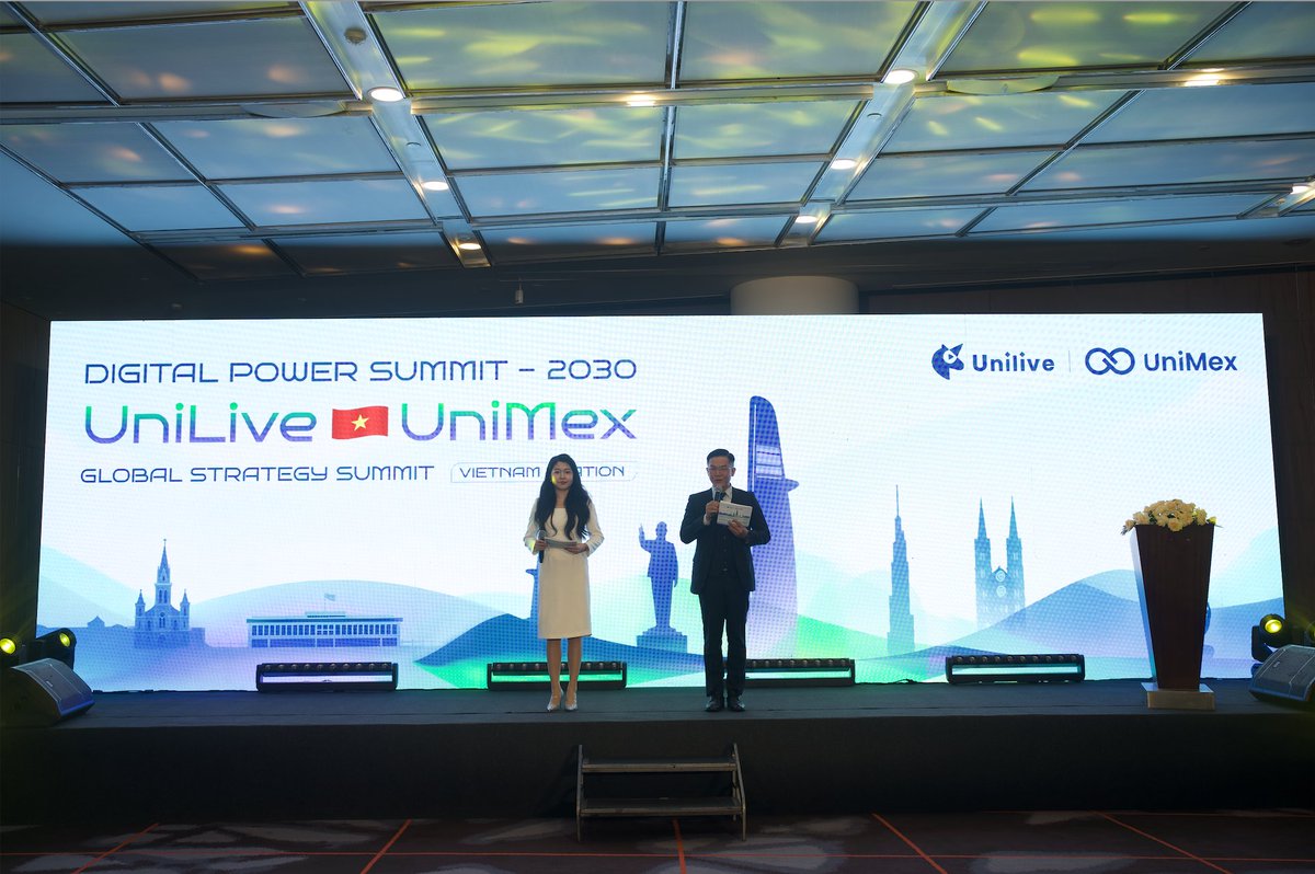 UniLive_Web3's tweet photo. What a great gala event - #Digital Power Summit 2030
🥰 Meet the Unique You! #Web3 #livestreaming #Blockchain #Innovation #shortvideo #gamefi #NFTs #UniLive #UniGame #Web3 #GamingRevolution #HeartOfGems #gaming #DigitalPowerSummit #UniLive #UniMex #Vietnam2023 #GlobalStrategy https://t.co/WJbT4Sh6LO