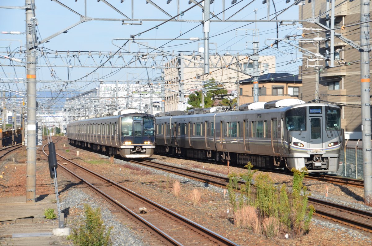 train_21c's tweet image. #321系デビュー20周年 僕が幼少期の頃はまさに新車と言う感じであった321系も20年とは。