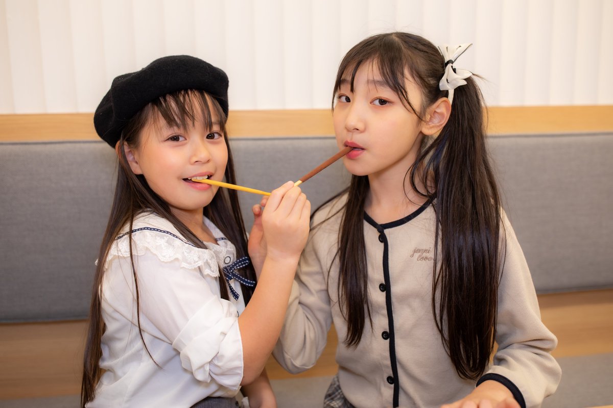 2025.11.16 まいちゃん🌼あーちゃん🌸 冬のポッキーをシェアハピ