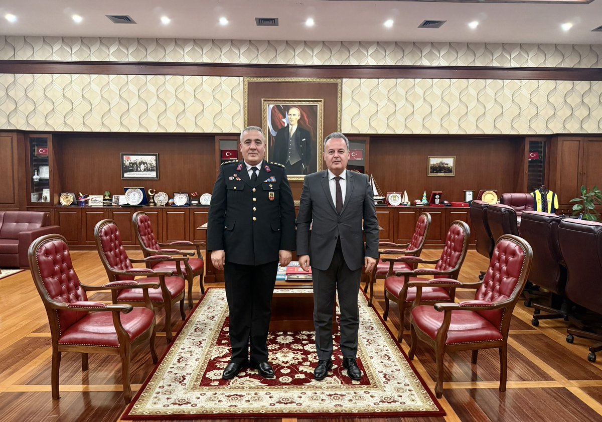 Güvenin ve huzurun yeri Beylikdüzü ilçemizde Kırklareli İl Jandarma Komutanı J.Kd.Albay Sn. Yusuf ESKİTÜRK’ü misafir ettik. Sn. Komutanımıza nazik ziyareti için teşekkür ediyorum