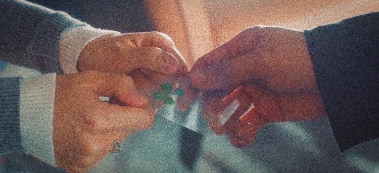 nefesalmakgibii's tweet image. • watching you search for a four-leaf clover, is already my greatest fortune • 🍀

#DynamiteKiss #JangKiYong #AhnEunJin