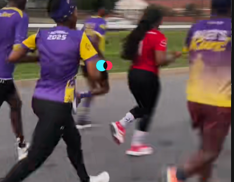 Adnilo_li's tweet photo. @Hollywoodbets Hollywoodbets colors ....purple and yellow
#HWBTWT #CyberMondayChase #JetX https://t.co/IScL1usrlR