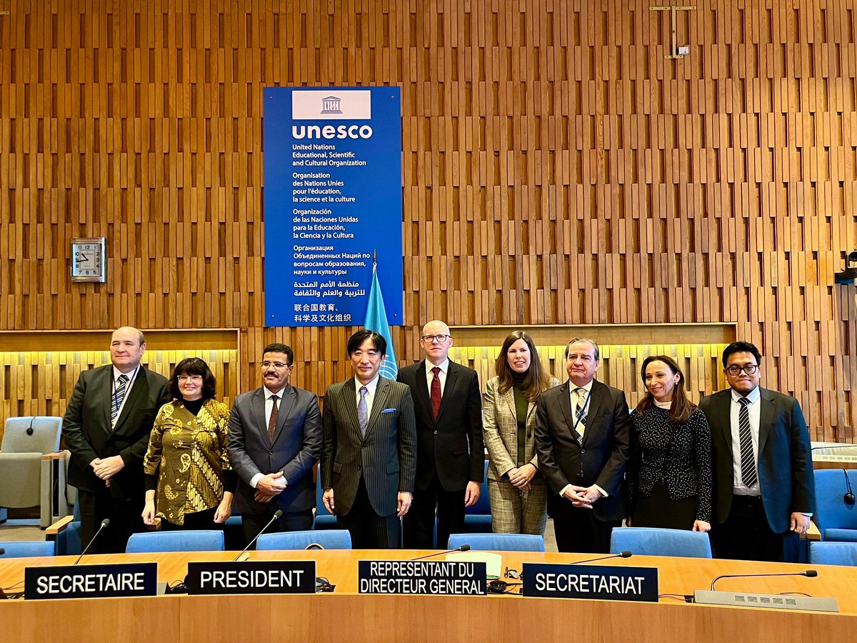 Šodien Latvija ievēlēta <a href="/UNESCO/">UNESCO 🏛️ #Education #Sciences #Culture 🇺🇳</a> Starptautiskās programmas komunikācijas attīstībai Birojā 2025.–2027. gadam. 👏 Kopā ar Japānu, Nīderlandi, Luksemburgu, Čīli, Indonēziju, Namībiju, Jemenu un Libānu stiprināsim vārda brīvību 🗣️ un žurnālistu drošību. 
🇱🇻 pārstāvēs Rita Ruduša.