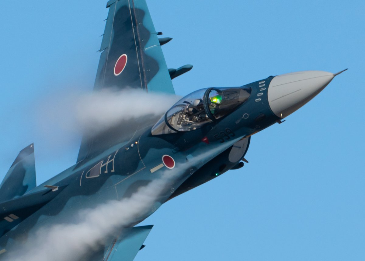 築城関係各位お疲れ様でした
芝生で1530ぐらいまで寝たあと
429撮ってC-2見送って
ファミマで買い喰いしてから1600過ぎに基地を出ました