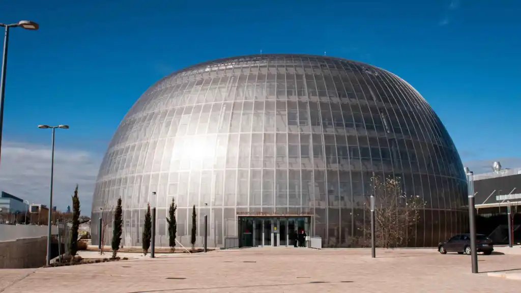 JusticiaCMadrid's tweet image. 🔬 El Instituto de Medicina Legal y Ciencias Forenses (IML) es el instrumento esencial en que se estructura la medicina forense.

⚖️ Auxilia a juzgados, tribunales, fiscalías, etc. con pruebas periciales médicas.

+ Info: c.madrid/uo0eq2