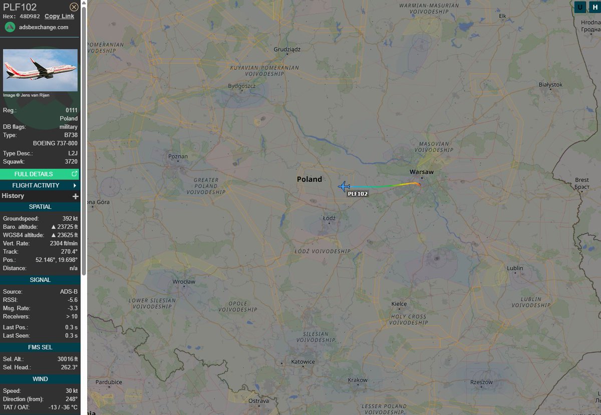 PolishMilRadar's tweet photo. 📅01.12🕐12:34LT - 🇵🇱✈️ Drugi 737 do Berlina

Z Warszawy #EPWA do Berlina Brandenburg #EDDB w Niemczech 🇩🇪 leci także ✈️ #PLF102 Boeing 737-8TV(WL) BBJ2 "0112" Sił Powietrznych RP 🇵🇱 z Premierem RP @donaldtusk  na pokładzie.
🔗https://t.co/qHgbRCszif

#POLMILRADAR https://t.co/jWxO9yS5Xw
