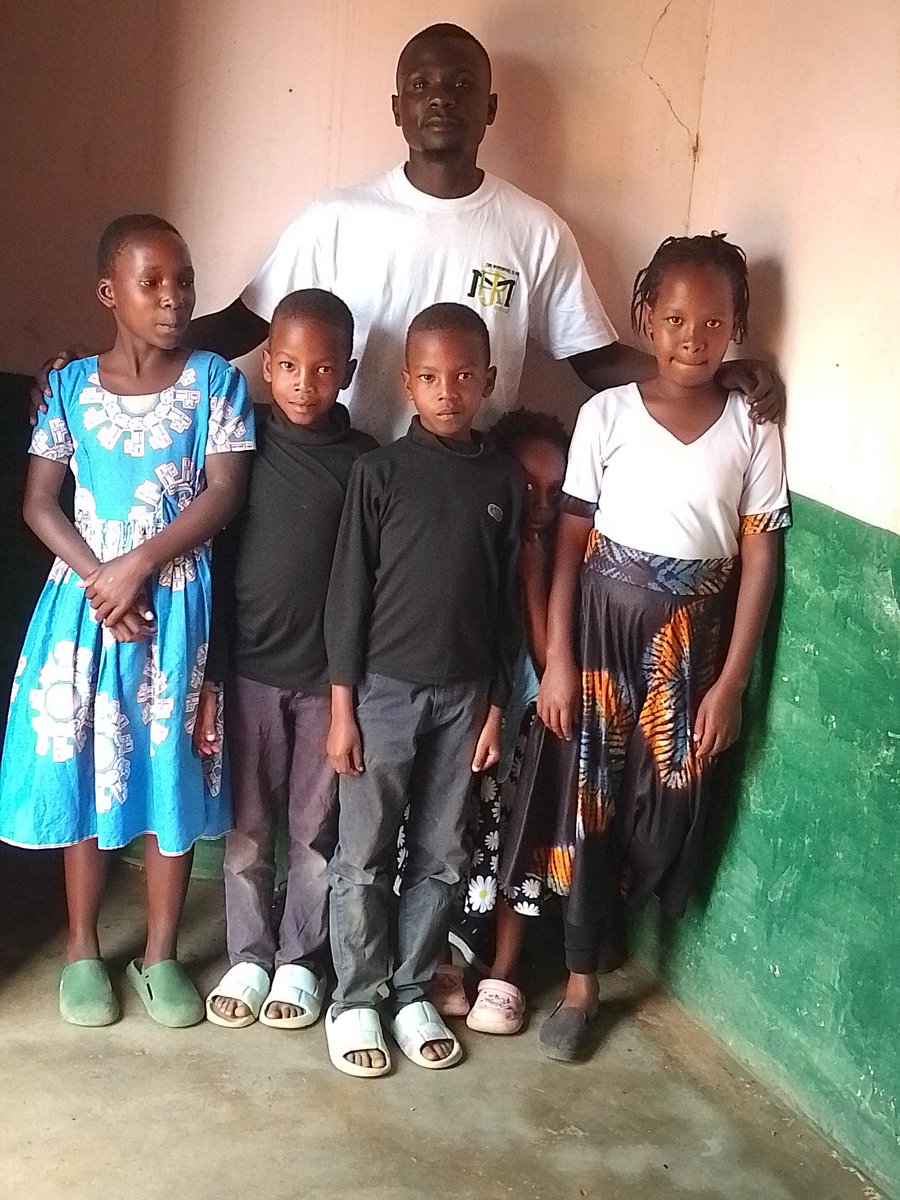 RapperJose1's tweet photo. 23rd November Feeding Program at Mama Upendo Childrens Home was Full of Pure Bliss!We Give Thankhs and GRA'titudes fih ya continued Support! Let's always LIVE FOR OTHERS TO LIVE.The Movement is ON 🎲 https://t.co/4obDtBQEmT