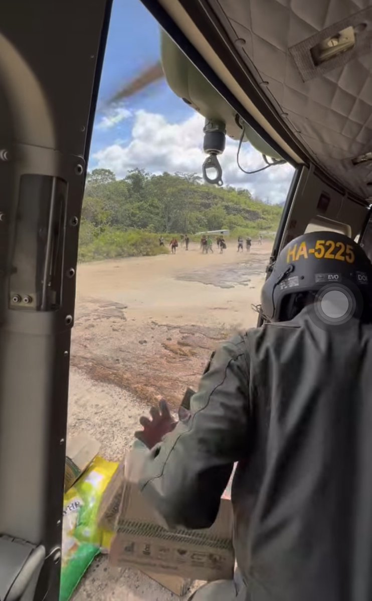 Doksli. Banyak temen2 jurnalis yg ikut nyisir ke daerah terdampak baik itu jalur darat, laut, dan udara sepanjang Padang sampai Aceh. Jadi kalau ada yg bilang minim berita media di daerah, boleh dicek lagi di semua platform (gak cuma tv atau web resmi). 

Kalo ada footage atau