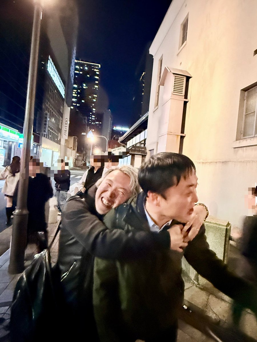 昨日は慶應・保田ゼミと一橋・円谷ゼミを阪大に招き合同ゼミ。先生方の勢いそのままに各ゼミの学生によるパワフルな報告ばかりで良い研究交流ができた。楽しすぎてついつい飲み過ぎて記憶がやや曖昧だけど、iPhoneに残された写真を見返す限り相当楽しい夜だったようでした、ちゃんちゃん。