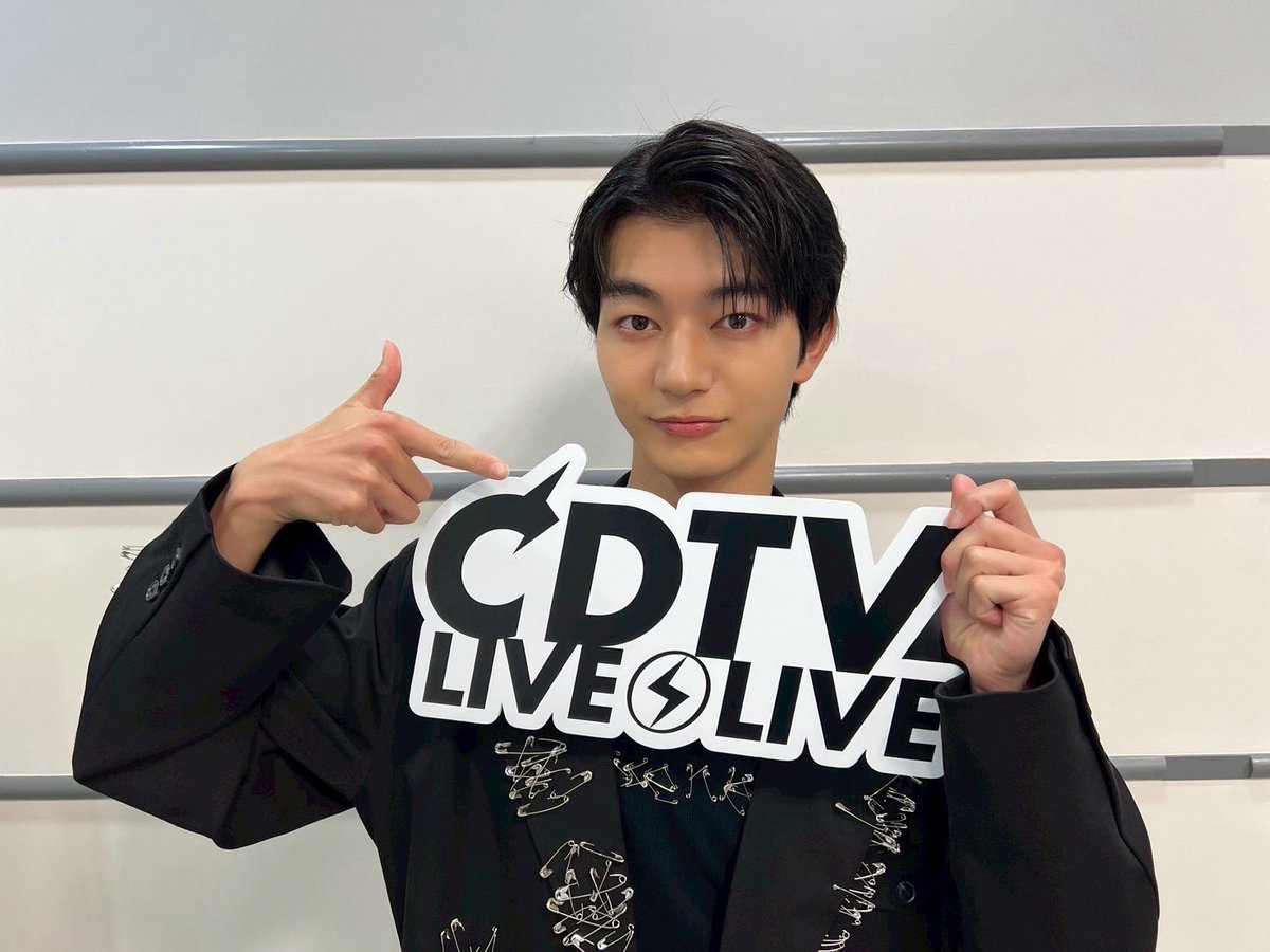 「パラノイドランデブー」フルサイズテレビ初披露、最高でしたね👏
感想などハッシュタグを付けて、引き続きどんどんつぶやきお願いします！！

#原因は自分にある。
#CDTVライブライブ
#ゲンジブ混ぜるな危険
#吉澤要人
#PR
(mg)