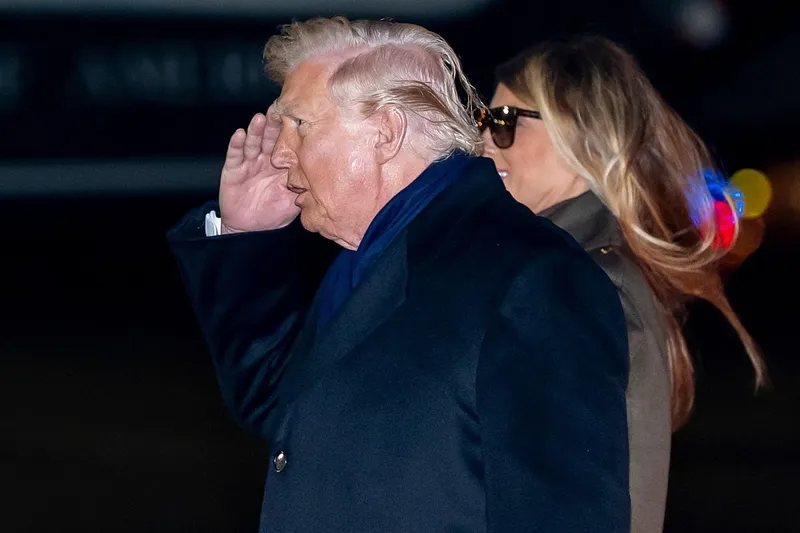 Donald TRUMP - Președintele SUA - scrisoare transmisă președintelui României, domnul Nicușor Dan, cu ocazia Zilei Nționale:

„Stimate Domnule Președinte,

Am onoarea să transmit cele mai bune urări în numele poporului Statelor Unite cu ocazia celebrării a 107 ani de la Ziua