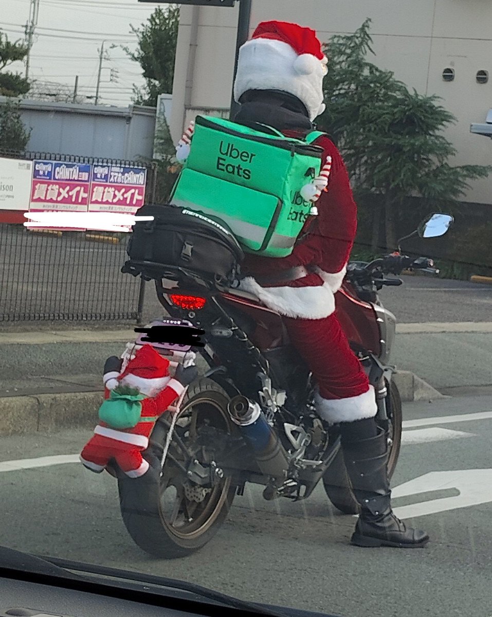 Biwa1103's tweet photo. クリスマスプレゼントの配達？ https://t.co/fQcXbleYUC