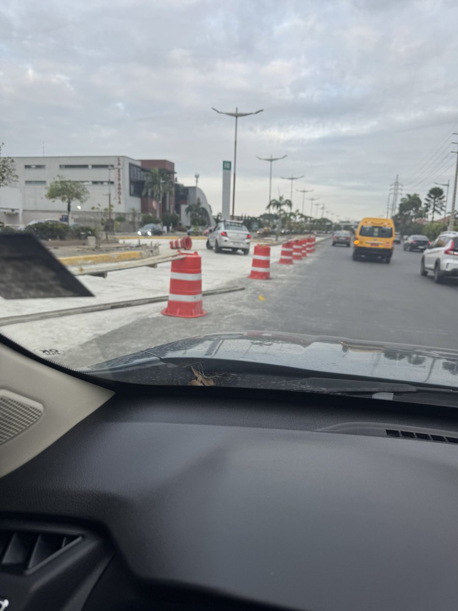 TRES RAS POR EL GENIO
DE ALCALDE QUE TENEMOS
<a href="/juanjoseyunez/">Juan José Yúnez</a> otra semana que empezamos con los retornos cerrados !!!! Se nota cuanto trabaja el …..