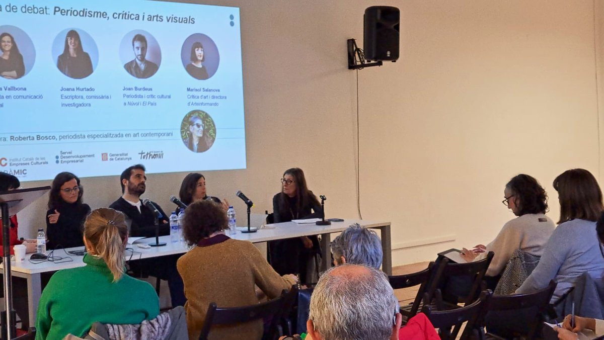 sdeicec's tweet image. ✍️De quina manera han canviat la crítica i la informació artística en un context social dominat per la immediatesa i els canvis tecnològics? 

Ho debatem a la jornada de l’#SDEICEC sobre periodisme, crítica i arts visuals. 

Consulta altres sessions 📲 sde.cultura.gencat.cat/els-cursos