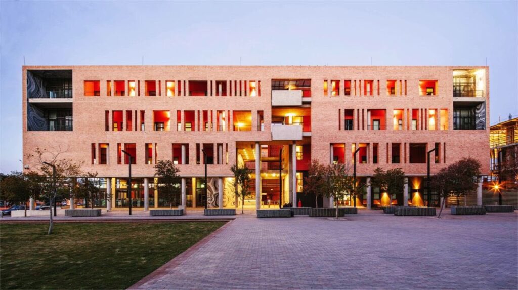 XFactor079's tweet image. Sol Plaatjie University, Kimberly.

Built by President Jacob Zuma 🖤💚