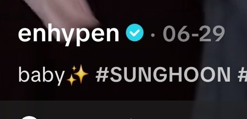 ddalgibaek's tweet photo. even the captions are the same 😭 https://t.co/sggnxCIgfe