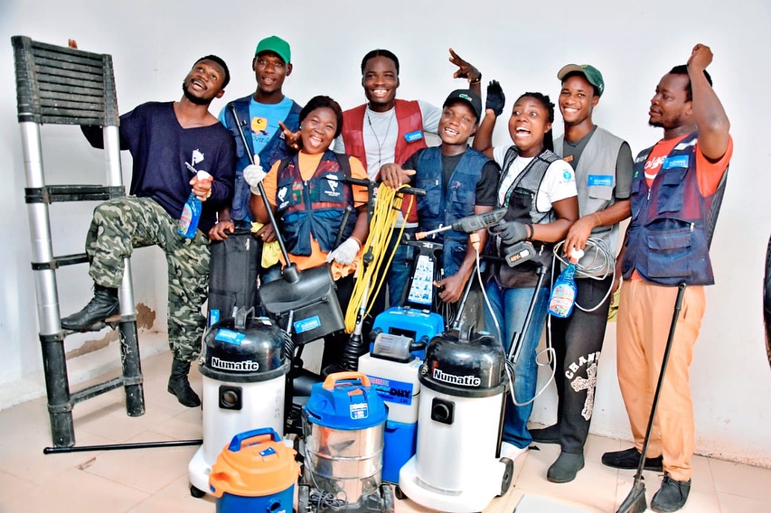 Poshcleangh's tweet photo. Donβt wait for the dirt to pile up β let our team take over and transform your environment.
Clean home, clean mood, clean week ahead.
π +233246345093
#PoshCleanGhana #ProfessionalCleaners #CleaningExperts #ghana #africa https://t.co/2rIvsxyCwH
