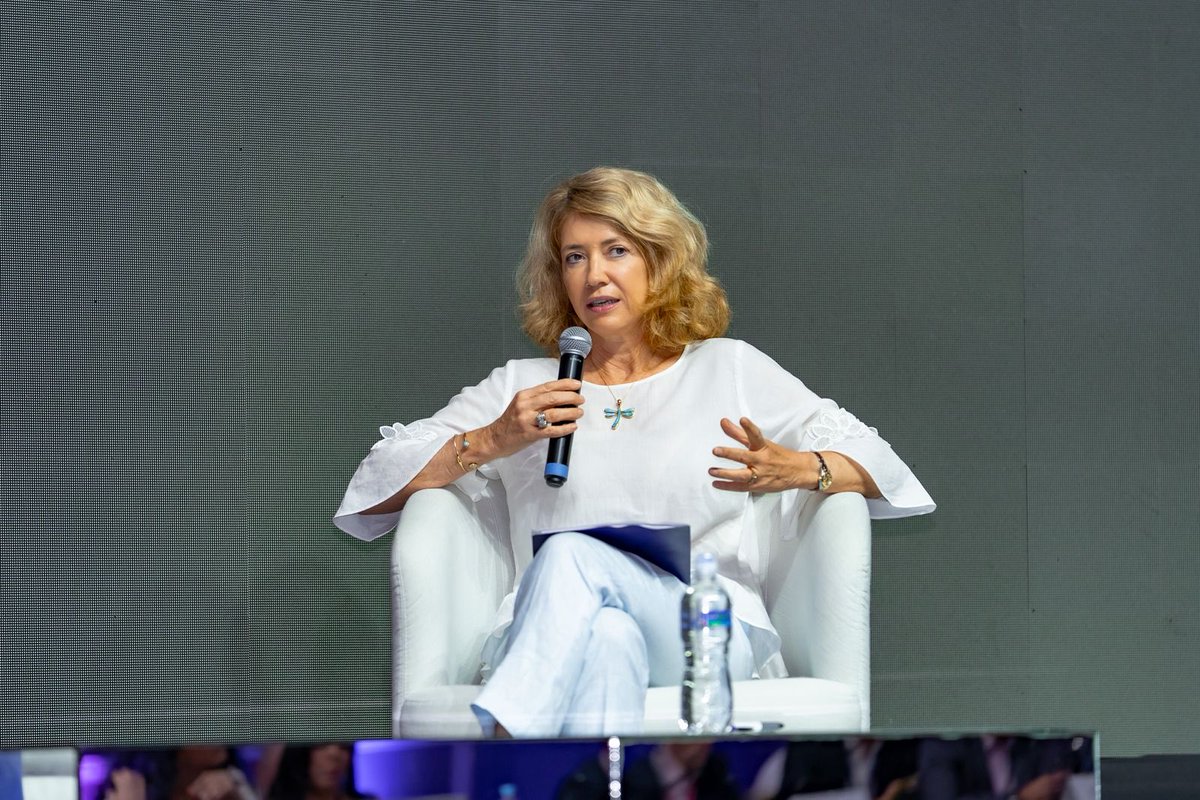 En la cumbre iberoamericana de <a href="/IdForo/">ID FORO</a>, hablé de las oportunidades que ofrece la Alianza Digital UE-ALC y la estrategia Global Gateway para la cooperación en temas de gobernanza digital y reconocimiento mutuo de firmas digitales.