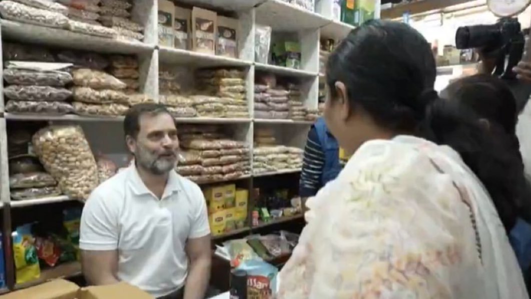 rishibagree's tweet image. Behanji, kitna litre atta du ??