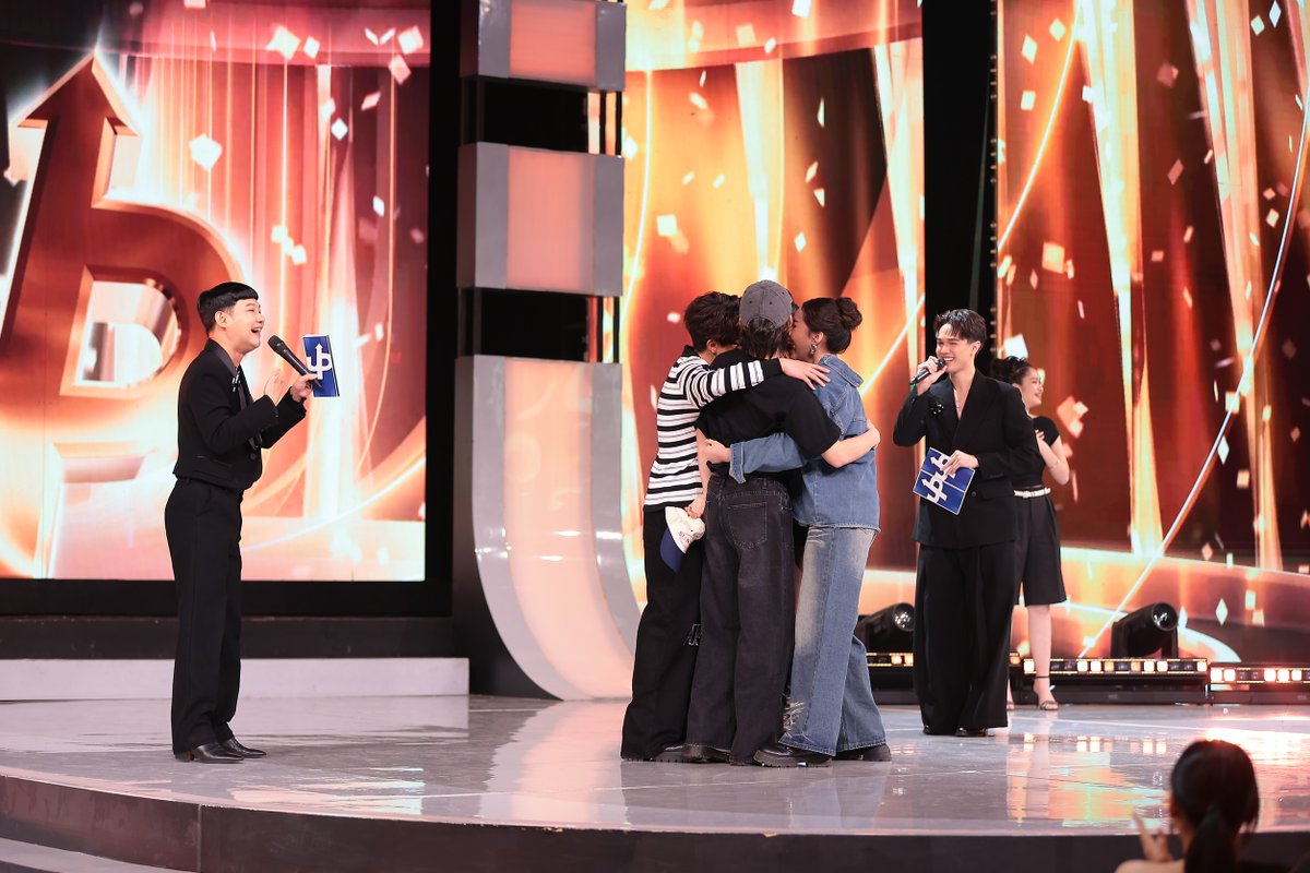 Workpoint_Ent's tweet image. &quot;The Upgrade&quot; จัด Big Surprise ส่ง 4 คน แชมป์รวดบินอัปหน้าที่เกาหลี 

จบไปอย่างยิ่งใหญ่และเซอร์ไพรส์กันทั้งประเทศ สำหรับรายการ  “THE UPGRADE” Presented by DA PLASTIC SURGERY” ซึ่งในรอบ Final ทางรายการจัดเซอร์ไพรส์สุดยิ่งใหญ่ที่ทำเอาผู้เข้าแข่งขันและแฟนๆตะลึงกันทั้งประเทศ…