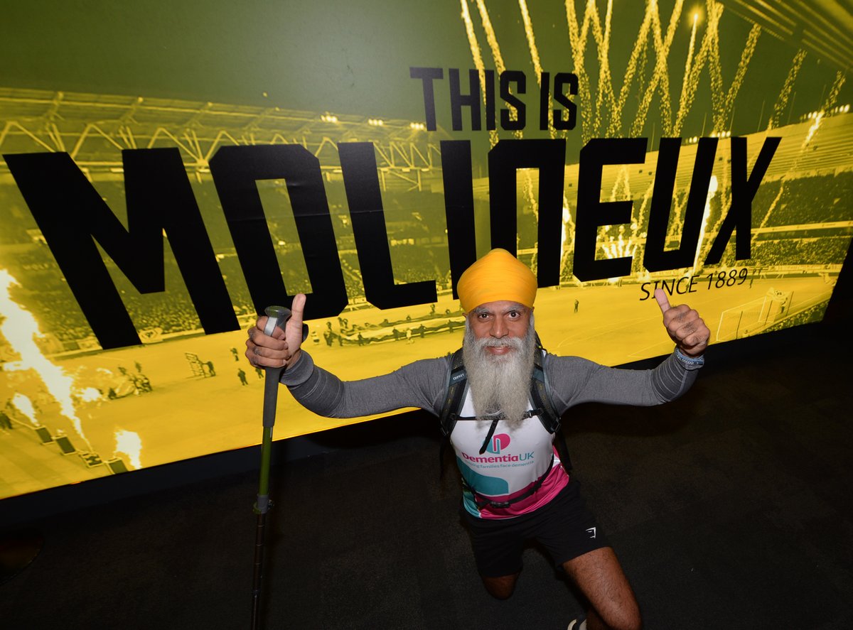 JustGiving's tweet image. Manny is walking all the way from Wolverhampton to London, just in time to run his SIXTH London Marathon. 

Oh, and did we mention? He&apos;s doing it on ZERO SLEEP!

That&apos;s 156 miles in total, all to raise funds for @DementiaUK 💪 

Support him here 👉  just.ly/4p7XQ0h…