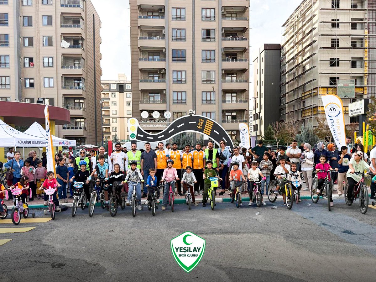 Yeşilay Şanlıurfa Şubesi, Göbeklitepe Bisiklet Spor Kulübü ve Haliliye Belediyesi iş birliğiyle düzenlenen çocuk etkinliğine katıldı. 🚴‍♀️

Sosyal ve Sportif Faaliyetler Komisyonumuzun gerçekleştirdiği stant çalışmasında, katılımcılara Yeşilay’ın bağımlılıklardan korunma ve