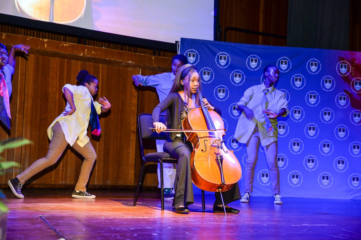 UCT_news's tweet image. [PHOTOS] The 2025 UCT Staff Awards celebrated excellence, dedication and the quiet leadership that keeps the university moving forward. Against a backdrop of music, warm applause, and heartfelt reunions, colleagues from across faculties and departments gathered to honour long…