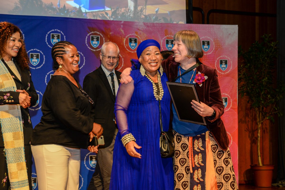 UCT_news's tweet image. [PHOTOS] The 2025 UCT Staff Awards celebrated excellence, dedication and the quiet leadership that keeps the university moving forward. Against a backdrop of music, warm applause, and heartfelt reunions, colleagues from across faculties and departments gathered to honour long…