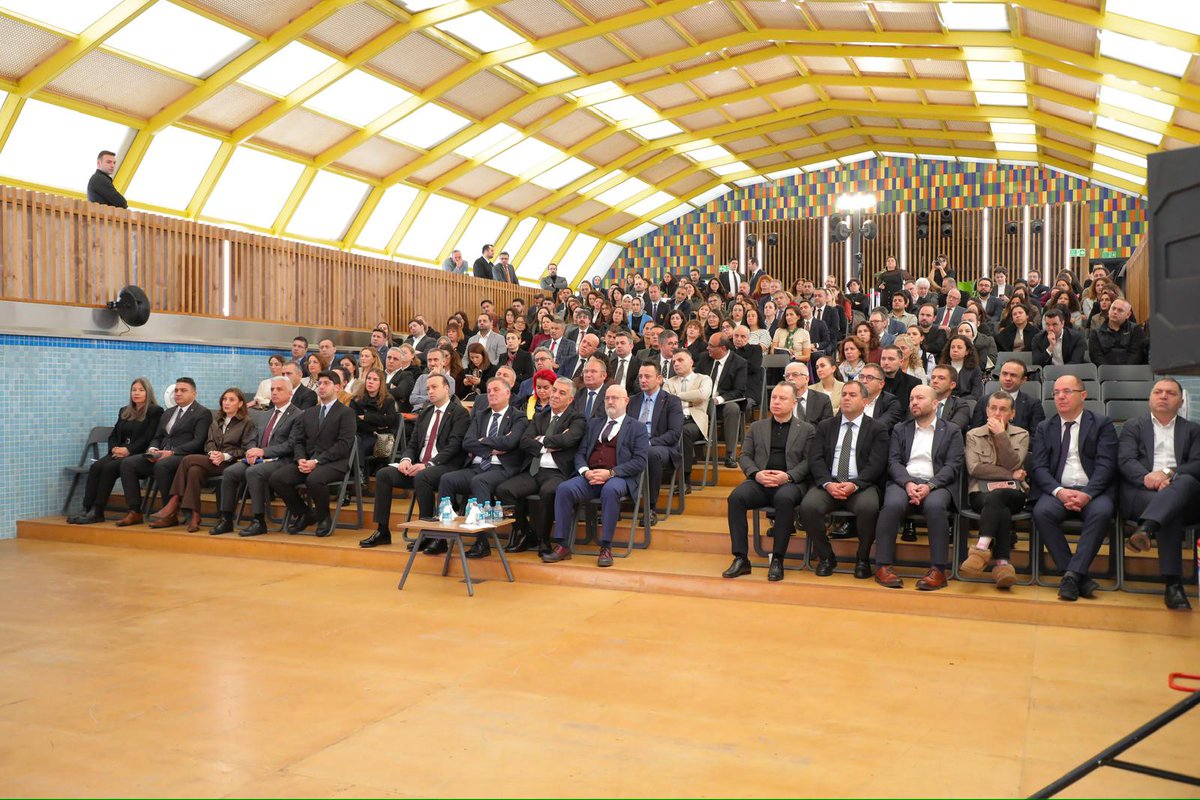 Bugün İBB Başkan Vekilimiz Sn. <a href="/nuriaslan_tr/">Nuri Aslan</a> ve Genel Sekreterimiz Sn. <a href="/VolkanDemir_PhD/">Prof. Dr. Volkan Demir</a> ’in katılımıyla düzenlenen İstanbul Plan 2050 toplantısındaydık. 
Uzun süredir ortak akılla hazırlanan İstanbul Vizyon 2050, artık İstanbul’un yol haritası niteliğinde Çevre Düzeni Planı