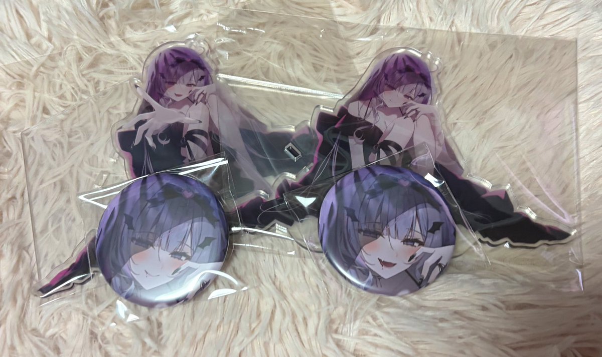 ハロウィングッズ届きました〜 2種類のアクスタの表情どっちも可愛くて