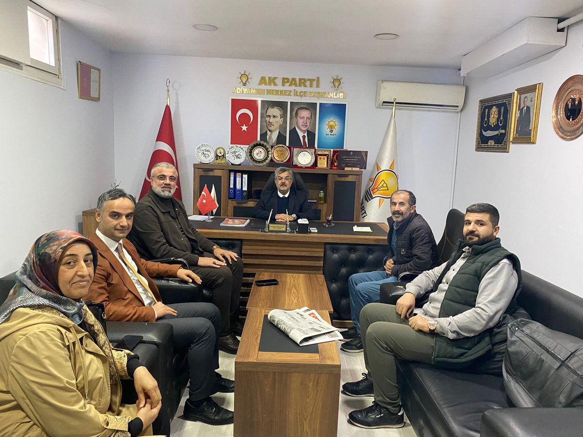 yusufaslan_02's tweet image. “Ak Yol Derneği Başkanı Sn. Yusuf Aslan ve yönetimi olarak, AK Parti İl Başkanı Sn. Ekrem Gürcan Çadır’ı ziyaret ettik. Nazik misafirperverlikleri ve samimi sohbetleri için kendilerine teşekkür ediyor, çalışmalarında başarılar diliyoruz.”