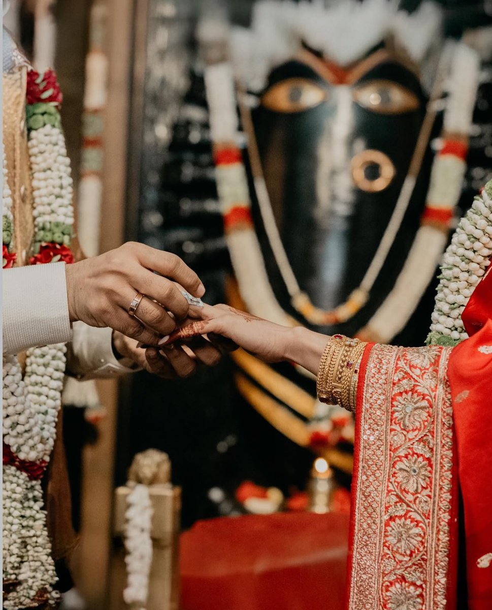 itx_prem_rj49's tweet image. #SamanthaRuthPrabhu &amp;amp; Raj Nidimoru Marriage Pics ❤️🤗