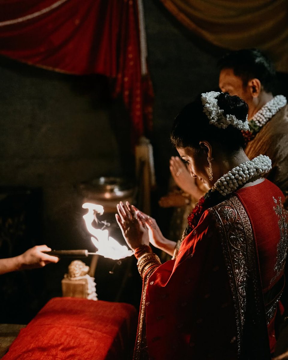 itx_prem_rj49's tweet image. #SamanthaRuthPrabhu &amp;amp; Raj Nidimoru Marriage Pics ❤️🤗