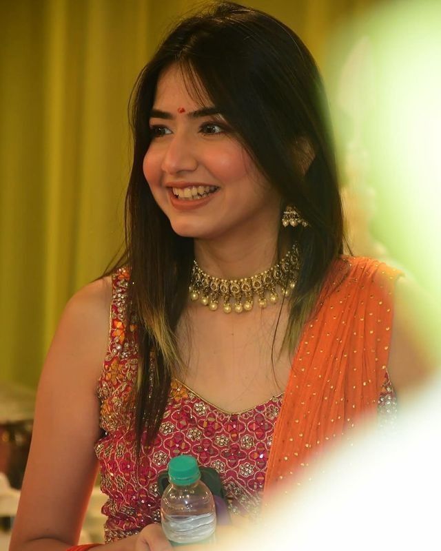 Alkameena3280's tweet image. कभी बैठो हमारे साथ, 
मोहब्बत सिख जाओगे 😜😝