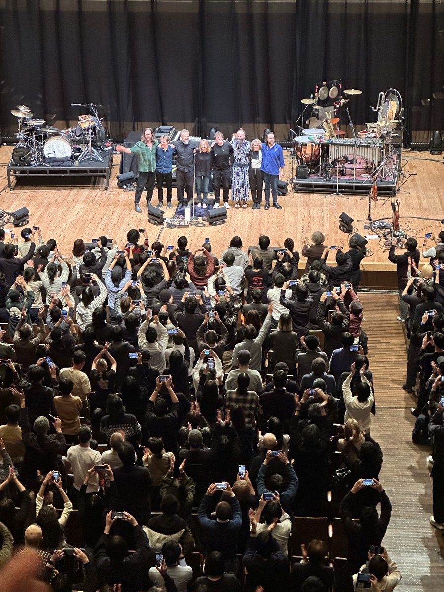 zlow0201's tweet image. 今夜は妻とベスギボンズの来日公演に行って来ました　明日も観たい…