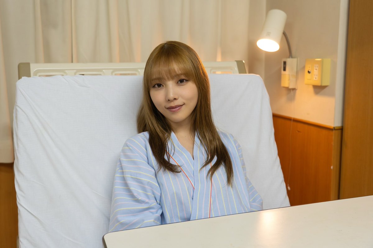 dramatokku_mbs's tweet image. 『#死ぬまでバズってろ！！ 』📱⚡️

╭⋟───────────────╮
入院してしまった加菜子(#与田祐希)💉
そんな中でも見せるインフルエンサー魂🔥
インスタでは別バージョンも！💁📷
╰───────────────⋞╯

TVerにて見逃し配信中⬅️
tver.jp/series/sr4bgkj…

#死ぬバズ