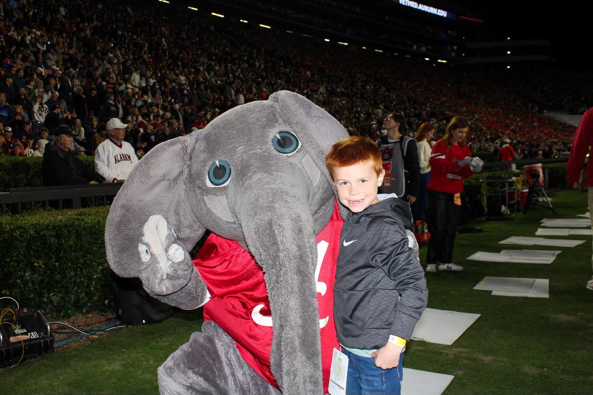 myAEA's tweet photo. Carter and Toxey had a great time at the Iron Bowl! Weโre proud of everyone who joined this yearโs Be A Champion and Read contest. Next up is Be A Champion and Count as we continue celebrating champion students! #myAEA https://t.co/1aWAUHeNPs