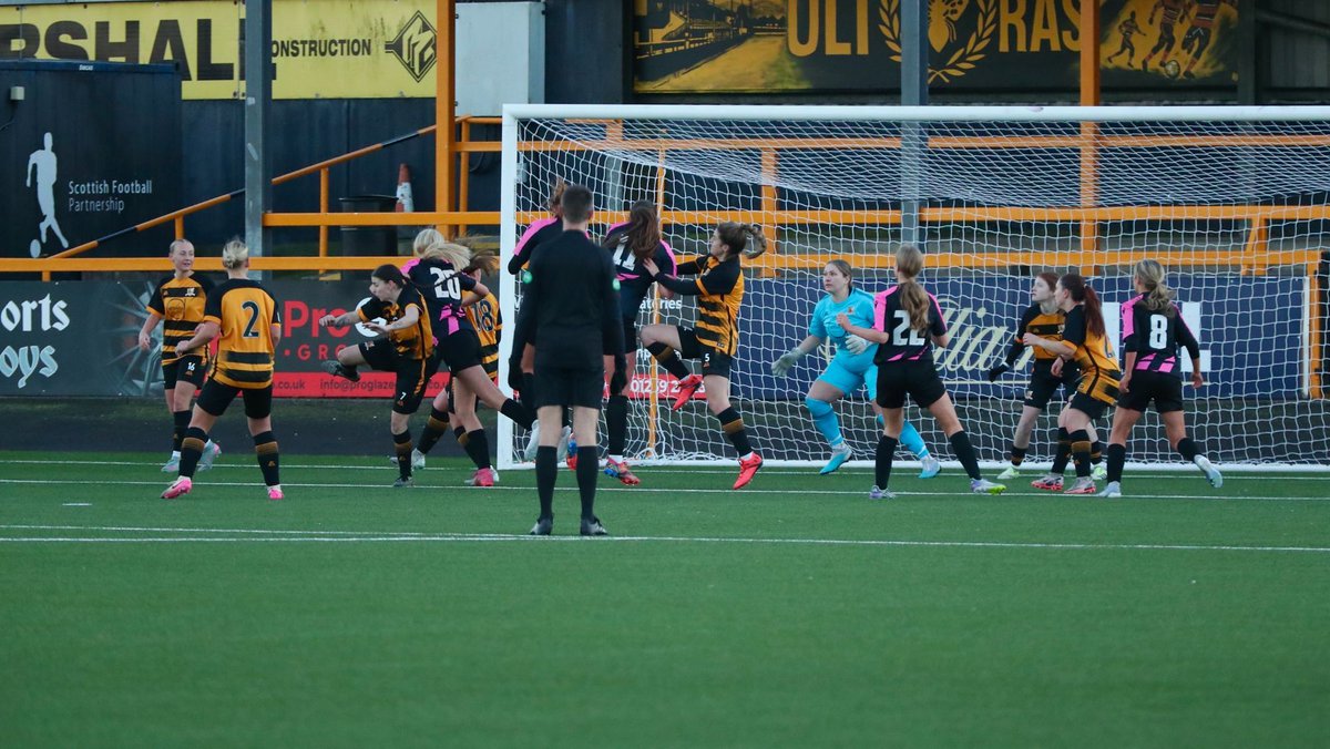 A first goal of the season for Niamh yesterday ⚽️ 

📸 Tommy Hughes